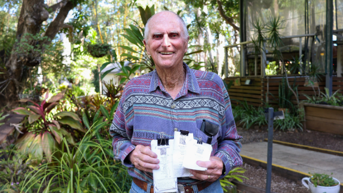Sunshine Coast couple turns containers into $20,000 donation for local cancer care | Containers for Change Queensland